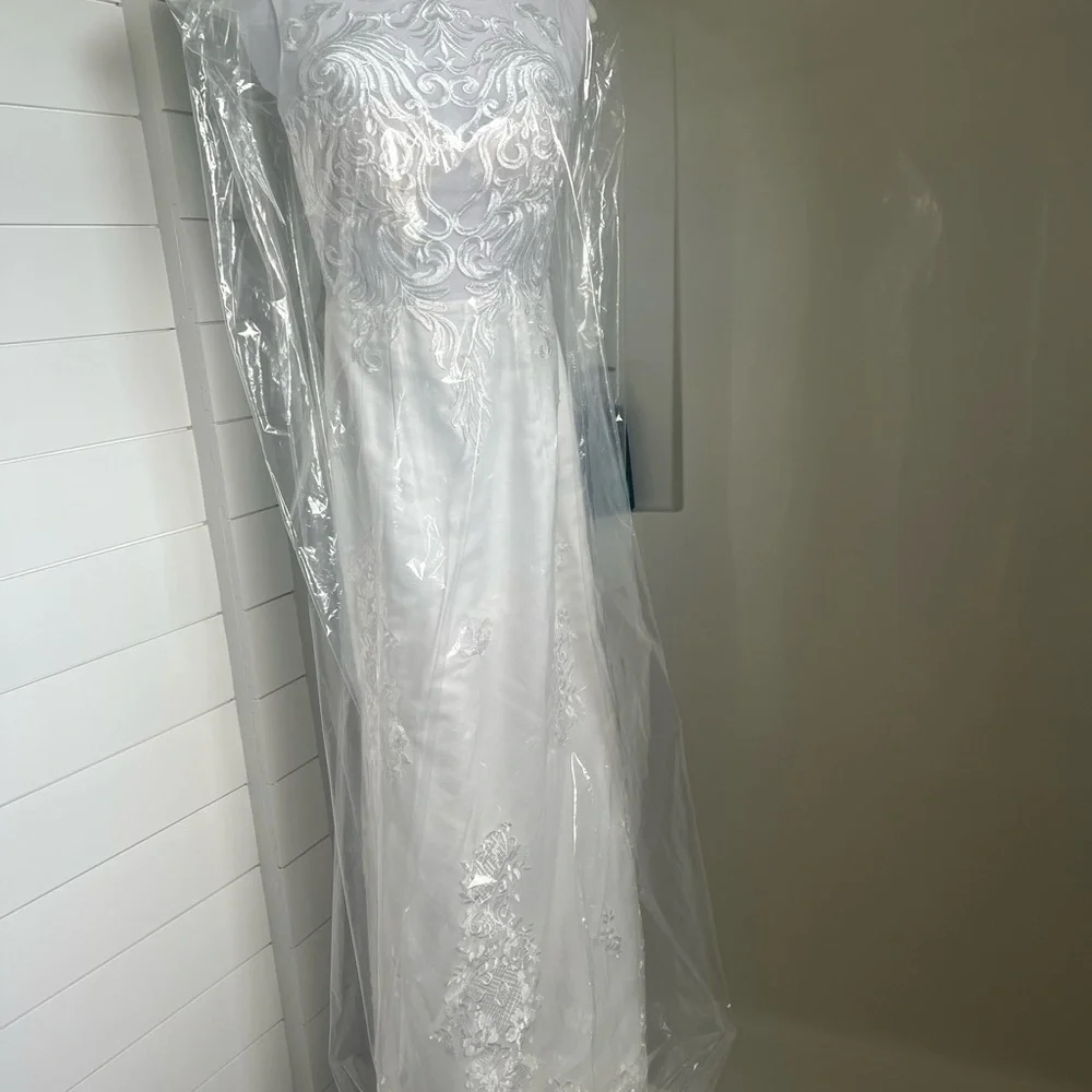 Wedding Dress Size 2 Ivory Lace Form Fitting Dress brides dress bridal bride - Picture 7 of 13